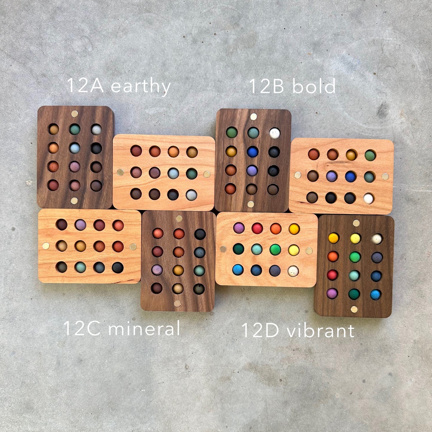 12 mini ecopods in a wooden palette