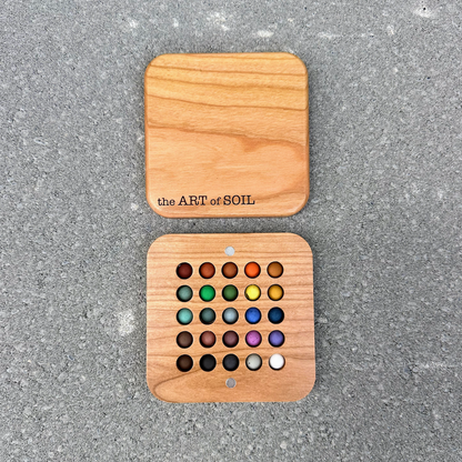 25 mini ecopods in a wooden palette