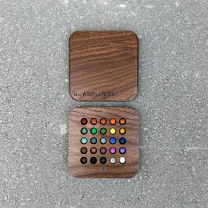 25 mini ecopods in a wooden palette