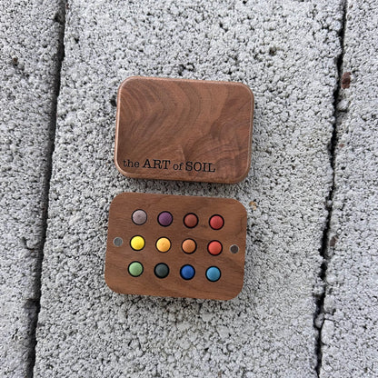 12 mini ecopods in a wooden palette