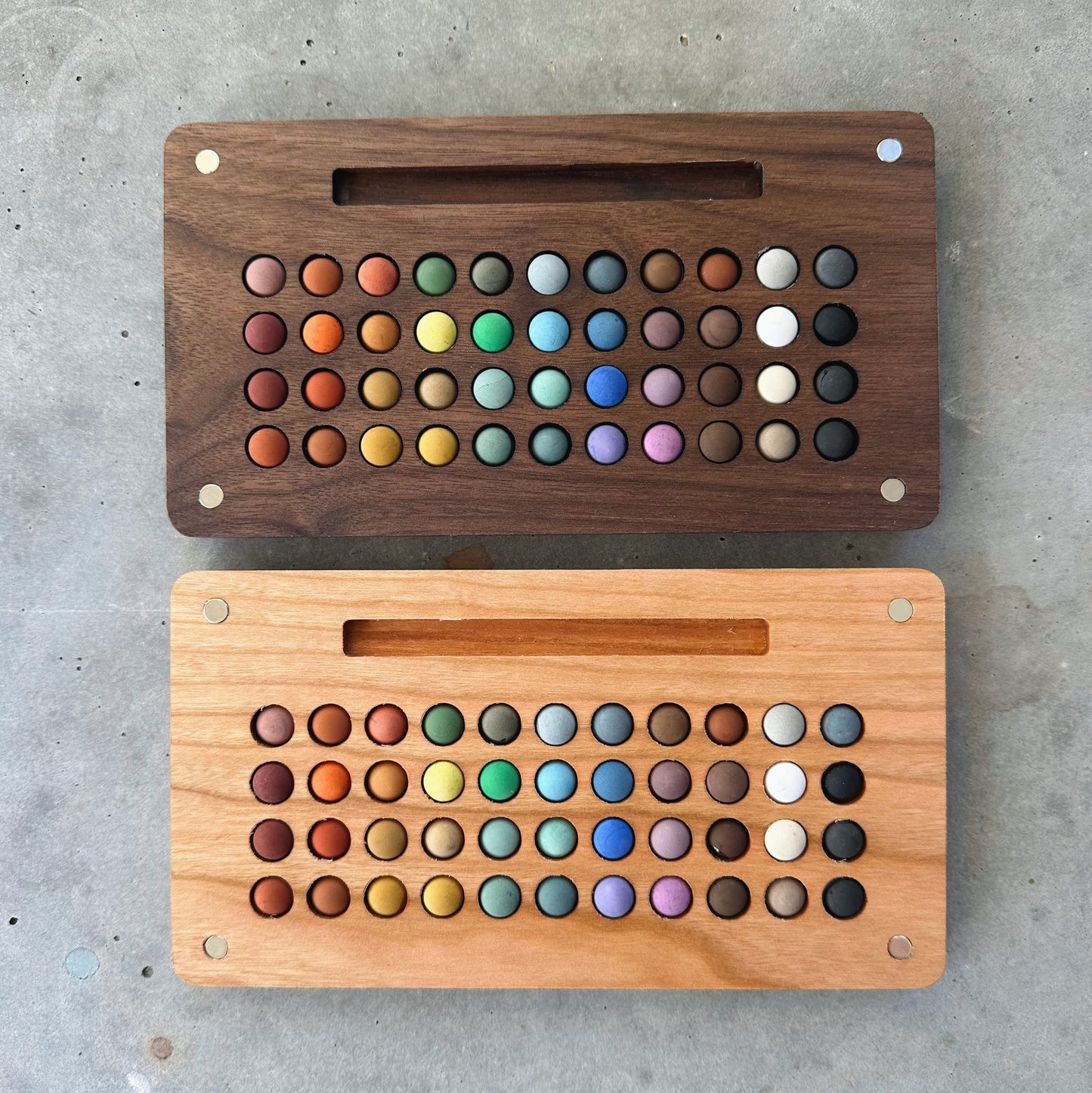 44 mini ecopods in a wooden palette
