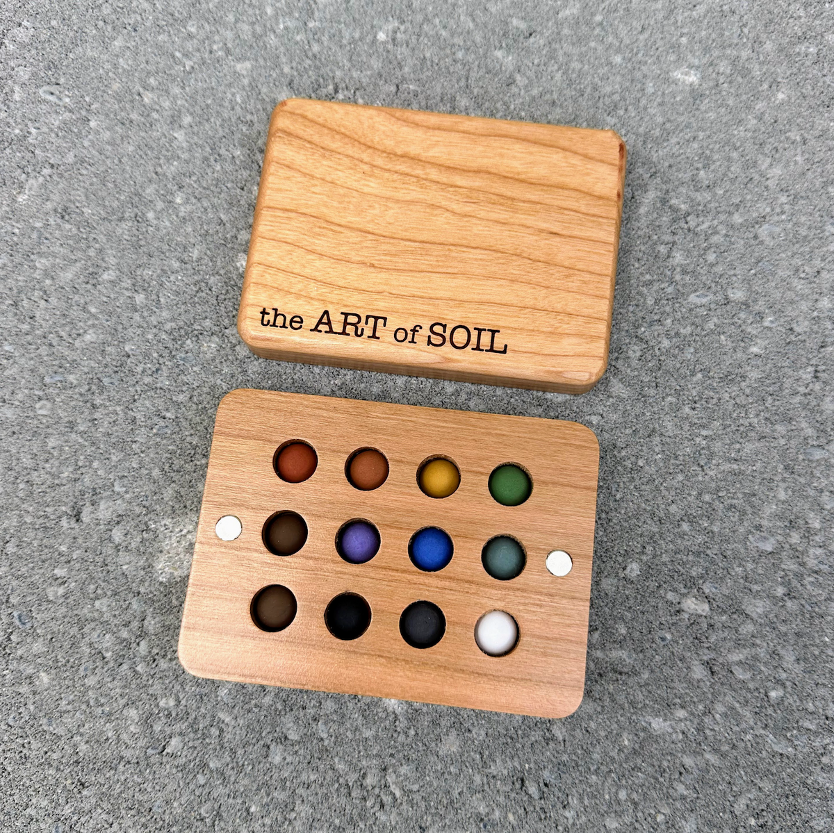 BOLD - 12 mini ecopods in a wooden palette
