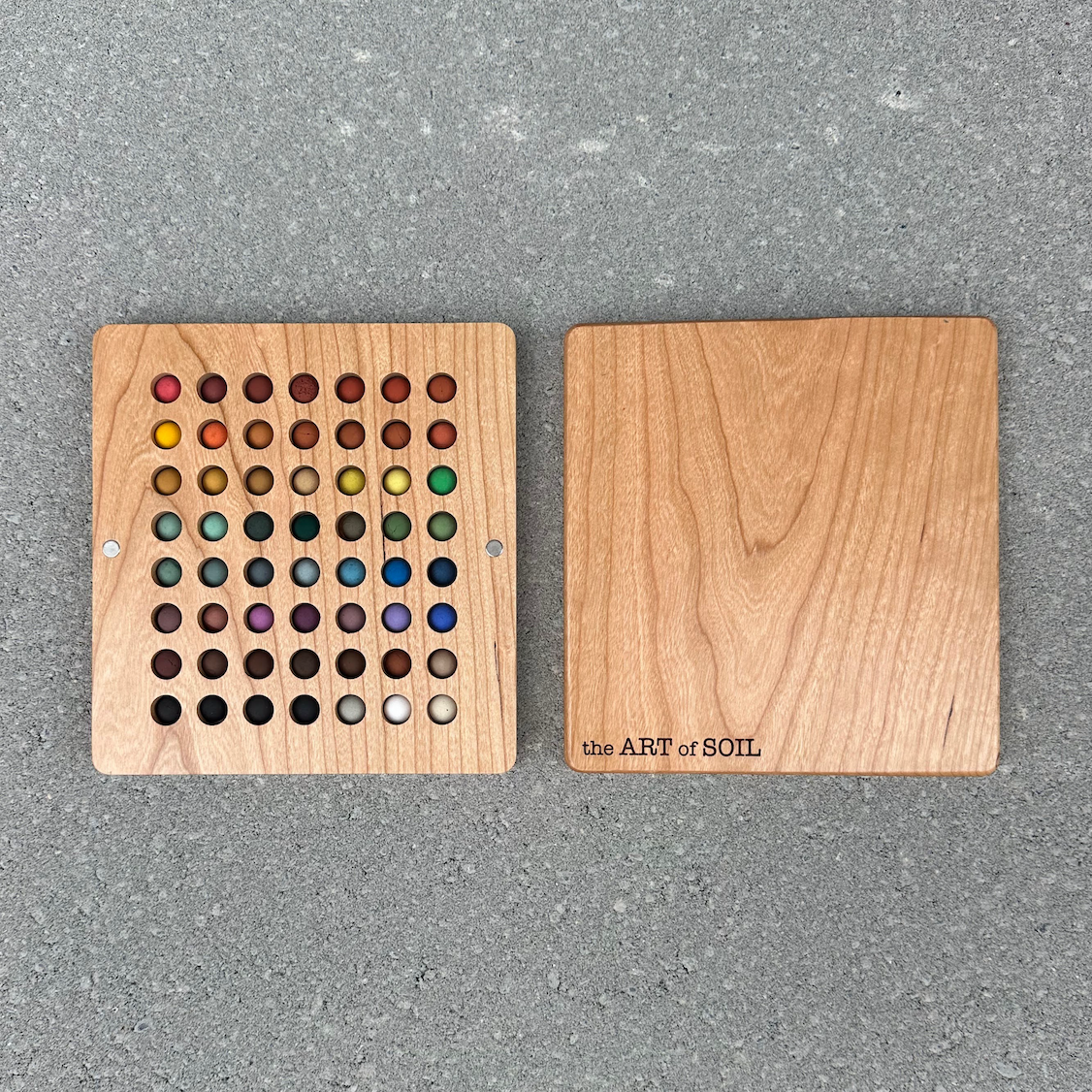 56 mini ecopods in a wooden palette
