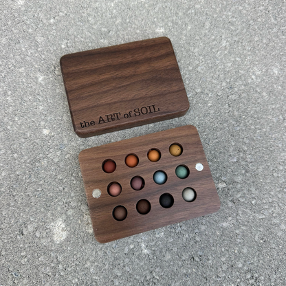 EARTHY - 12 mini ecopods in a wooden palette