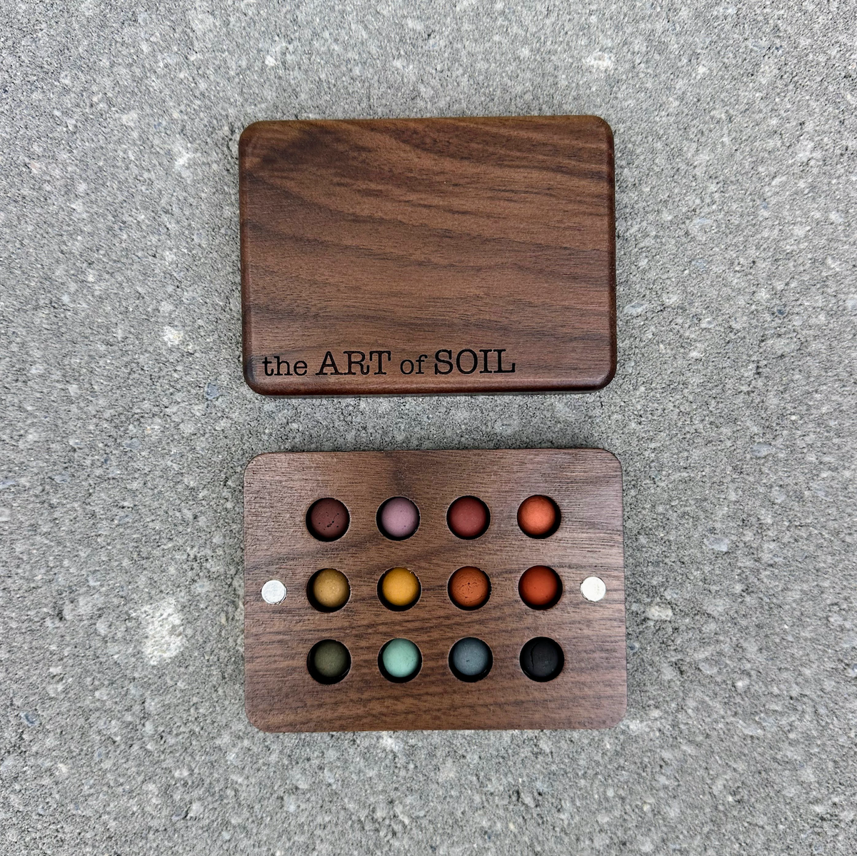 MINERAL - 12 mini ecopods in a wooden palette