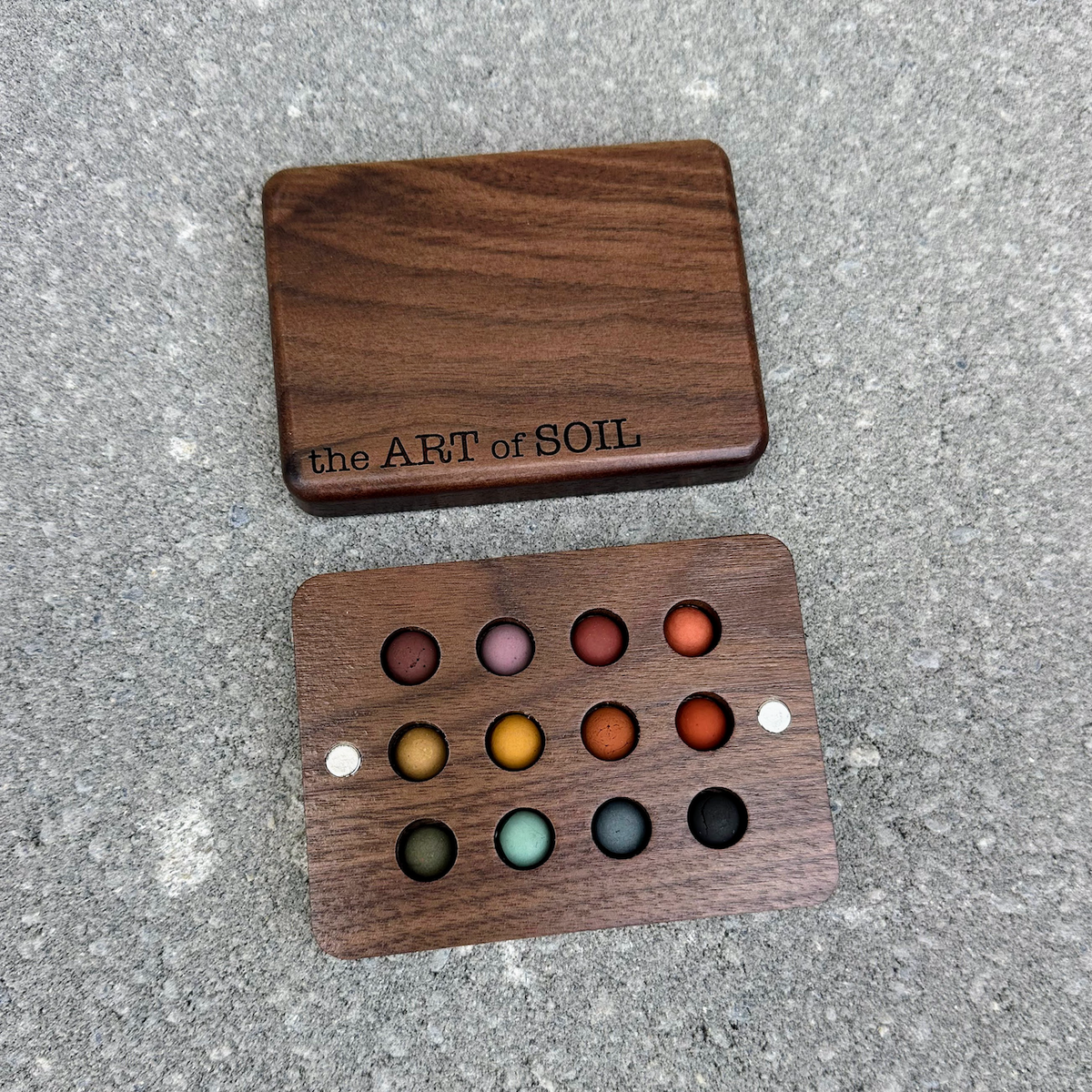 MINERAL - 12 mini ecopods in a wooden palette