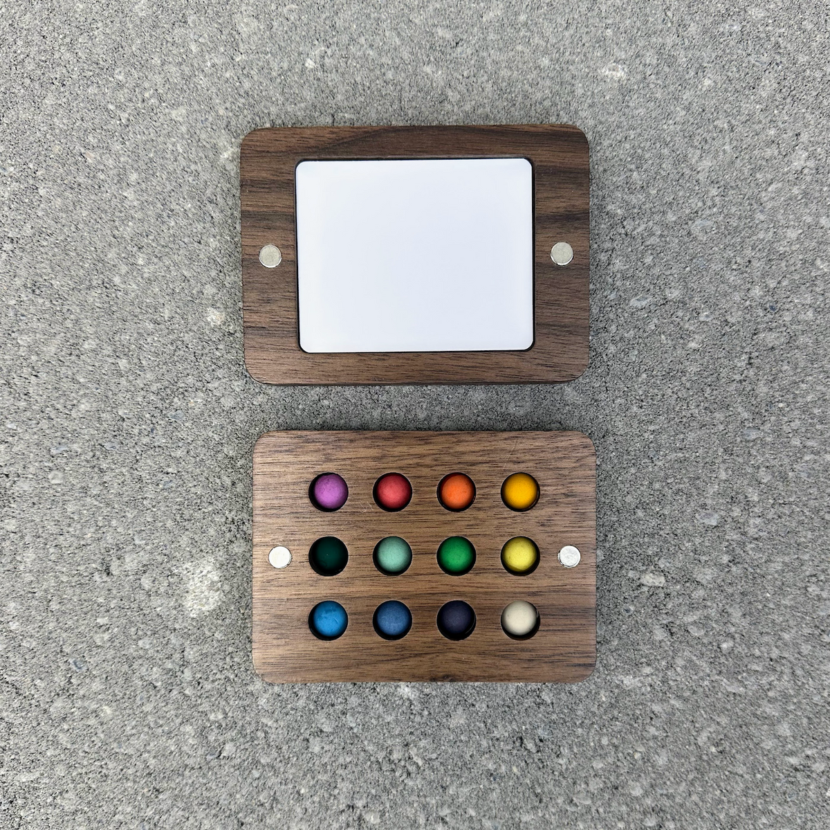 VIBRANT - 12 mini ecopods in a wooden palette
